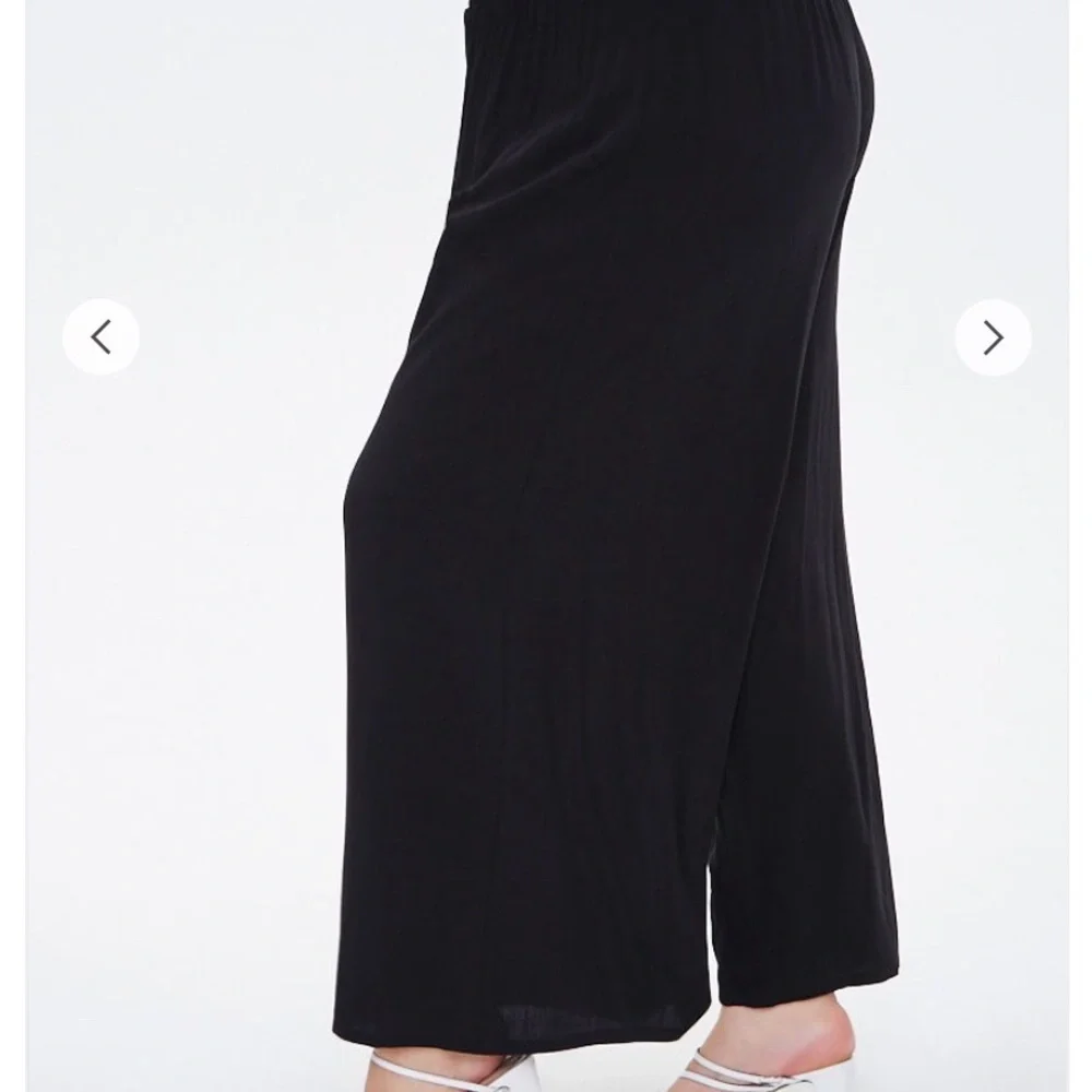 Black Women's Wide-Leg Pants - Picture 4 of 11